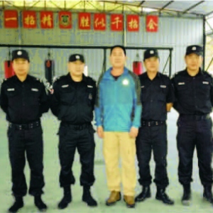 全軍優(yōu)秀指導(dǎo)官、中國(guó)獵人特種部隊(duì)旅長(zhǎng)郭依衡到公司基地指導(dǎo)訓(xùn)練